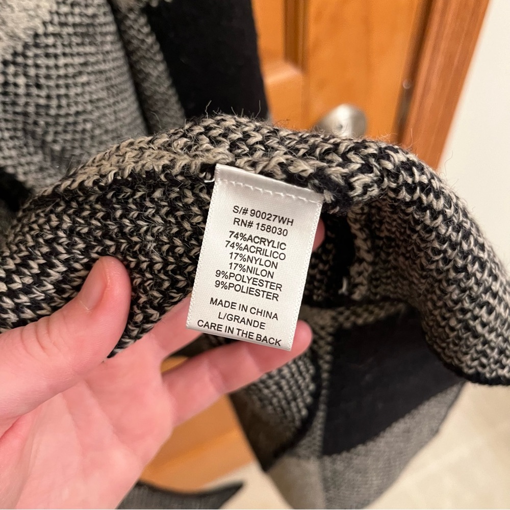 Flannel Pattern Cardigan - Picture 6 of 6